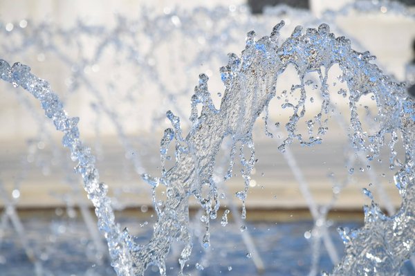 Fontaine EVA : l'accessoire indispensable pour un bureau ou une salle de réunion